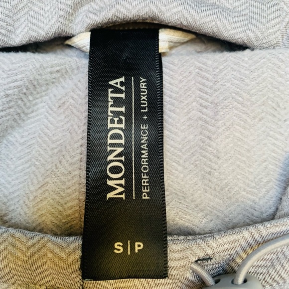 Mondetta luxury performance workout hoodie - Picture 4 of 5